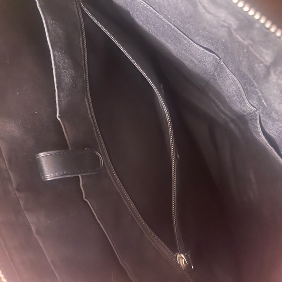 Unisex Black Leather Embossed Coach Shoulder/Computer Bag - Picture 8 of 12